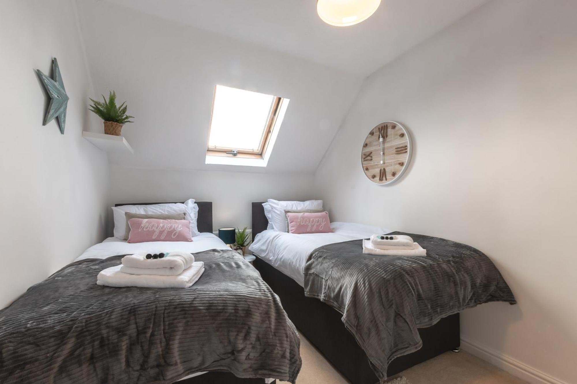 Chichester Retreat House With Free Parking المظهر الخارجي الصورة