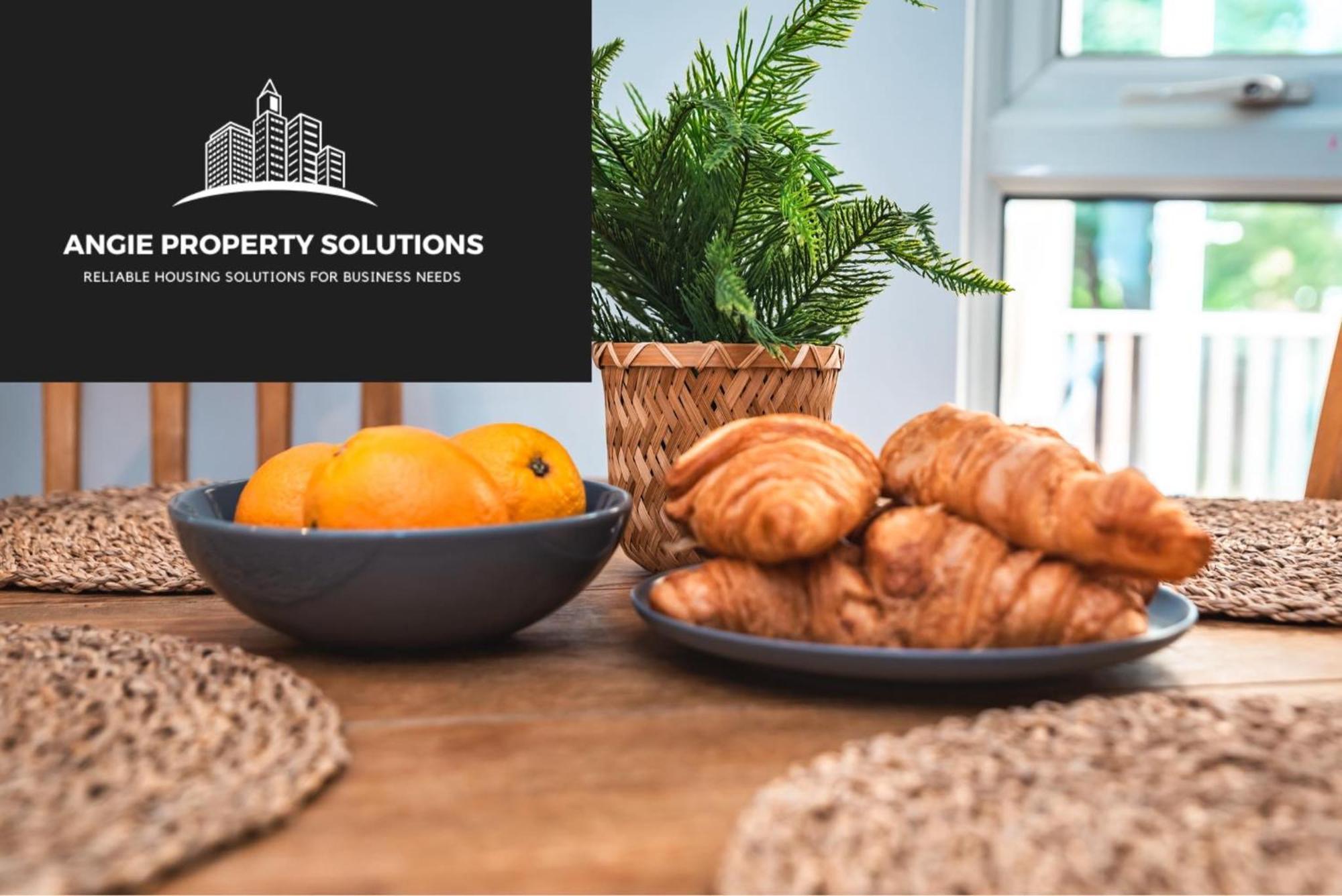 Chichester Retreat House With Free Parking المظهر الخارجي الصورة