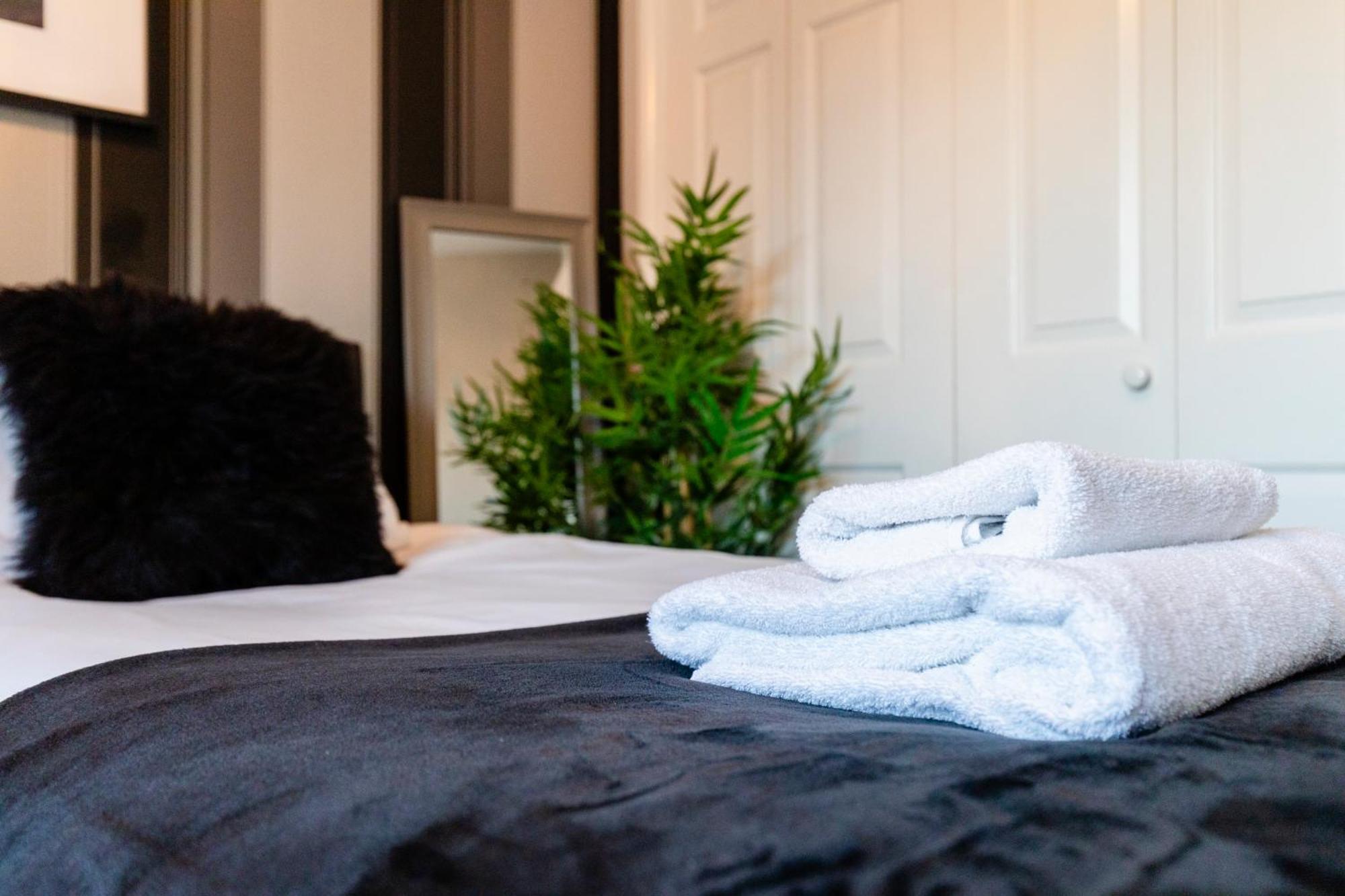 Chichester Retreat House With Free Parking المظهر الخارجي الصورة