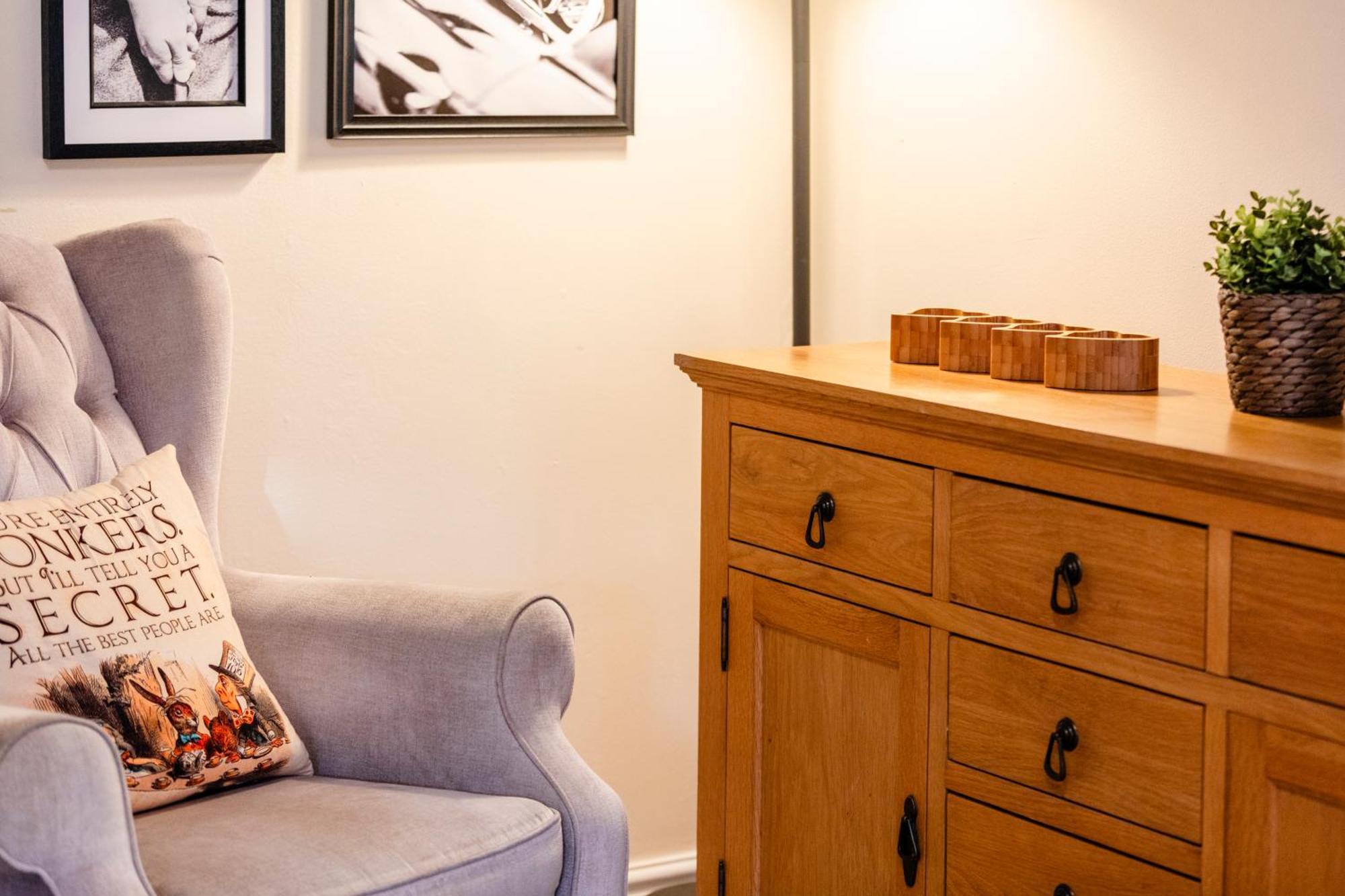 Chichester Retreat House With Free Parking المظهر الخارجي الصورة